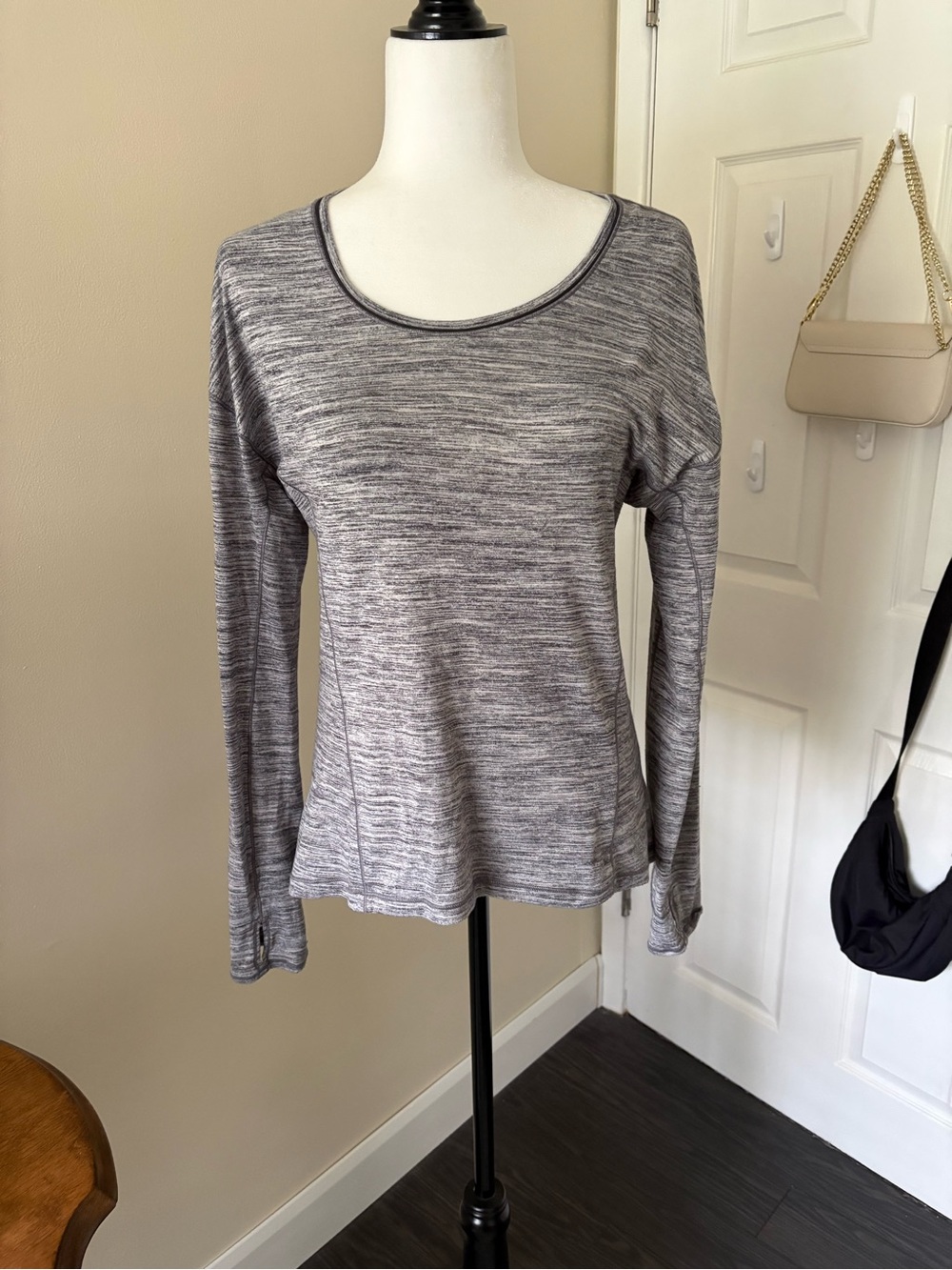 lululemon athletica Heathered Gray Long-Sleeve Scoop Neck Top - Picture 1 of 5